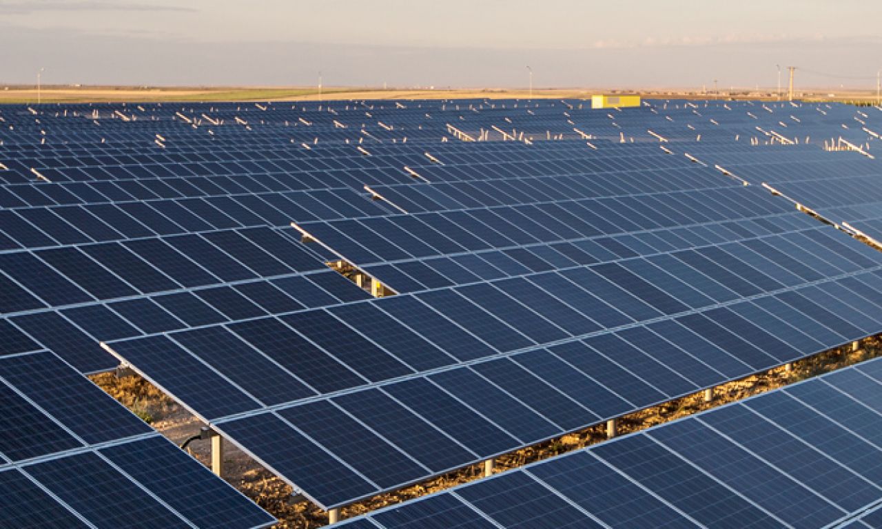 Türkiye'nin En Büyük Güneş Enerjisi Santrali Hizmete Açıldı.